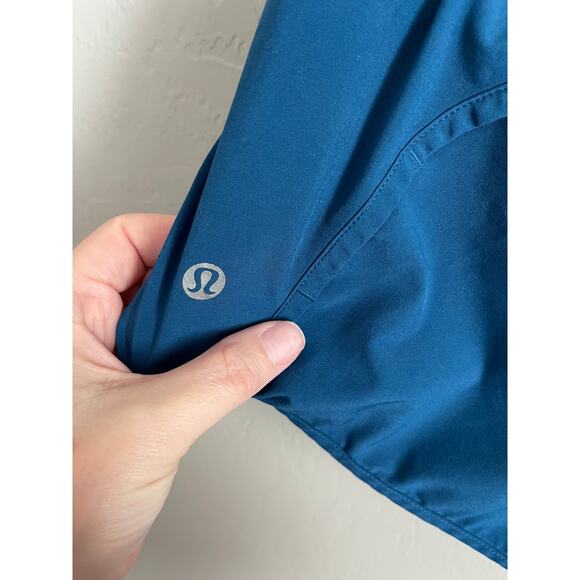 Lululemon Blue Lined Workout Shorts -8 - Picture 4 of 5
